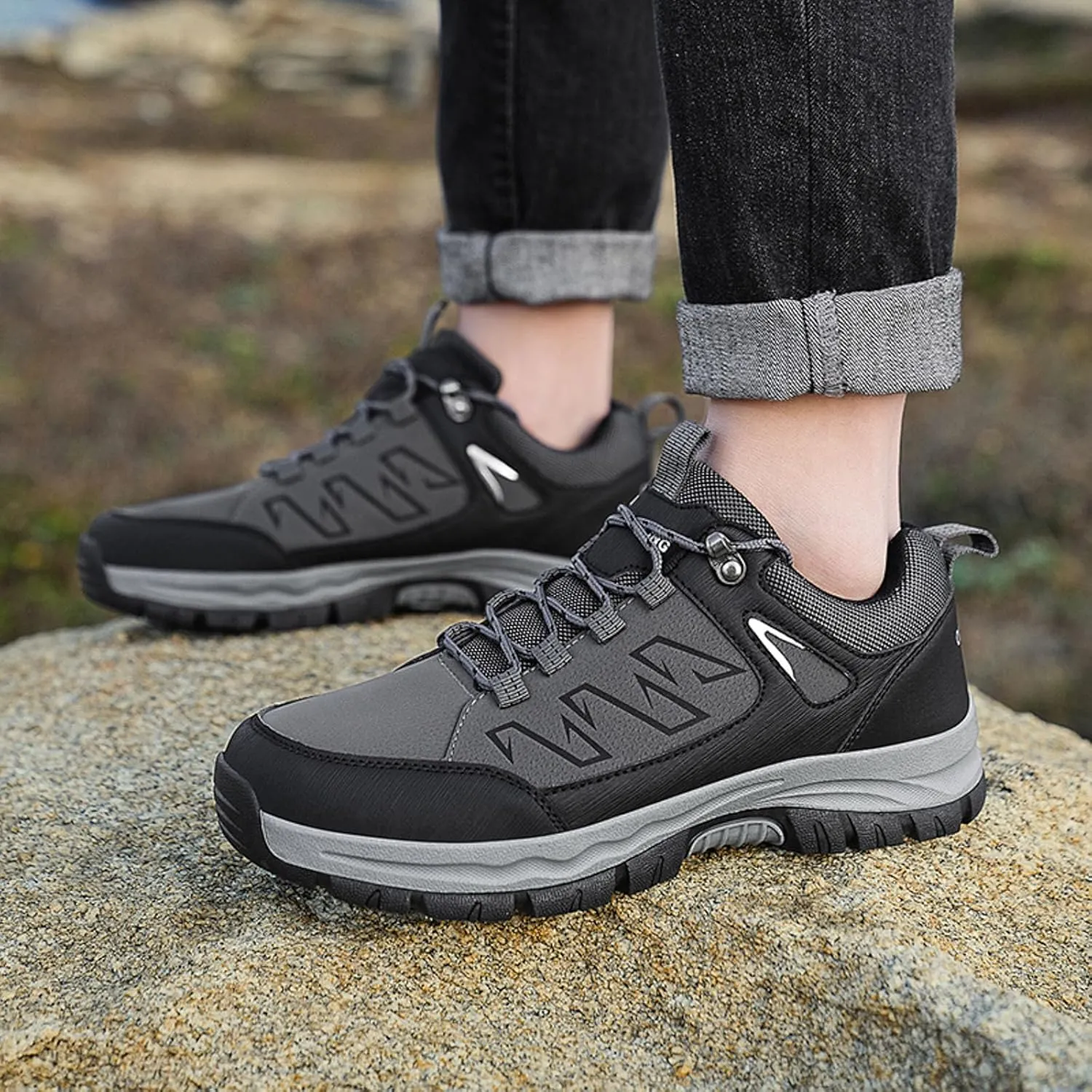 Men's Hiking Shoes Non-Slip Comfortable Walking Shoes Breathable Trial Trekking Sneakers Lightweight Work Shoes